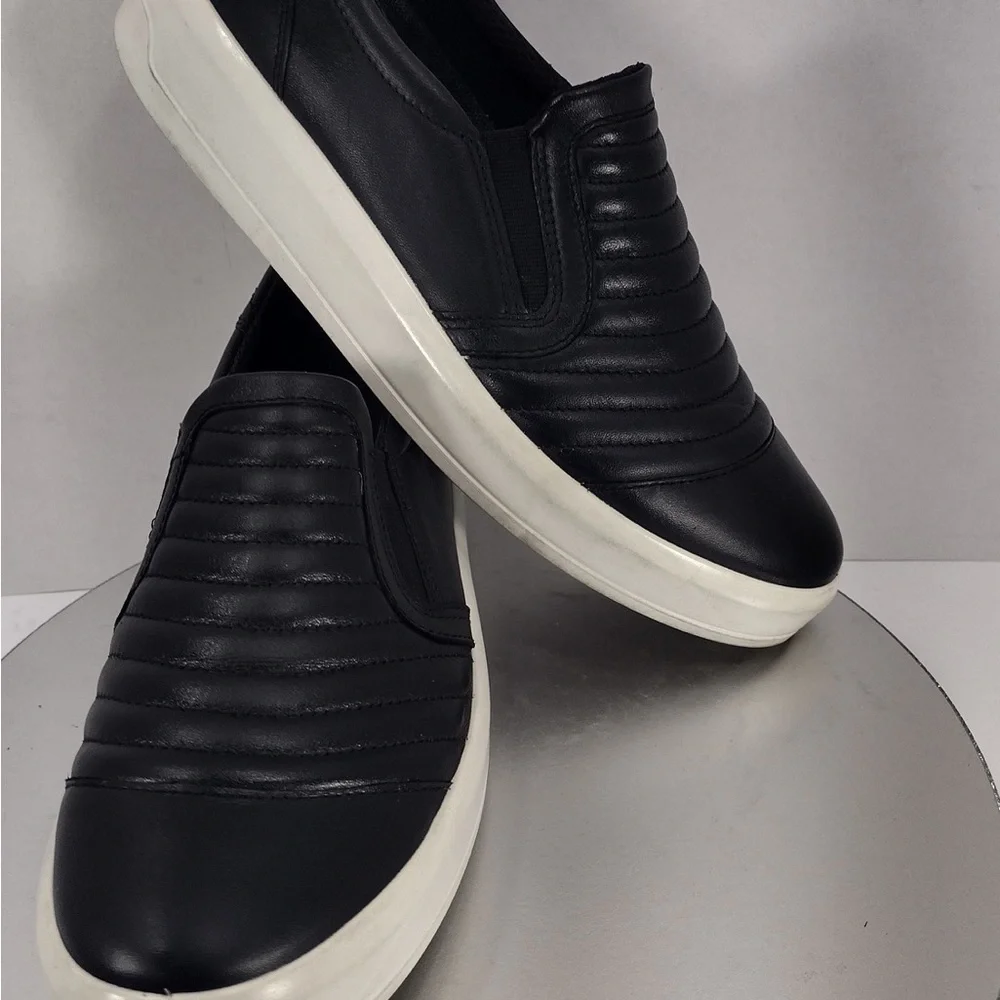 Ecco Black Slip-On Men's Shoes size 41/10.5 pre owned good condition